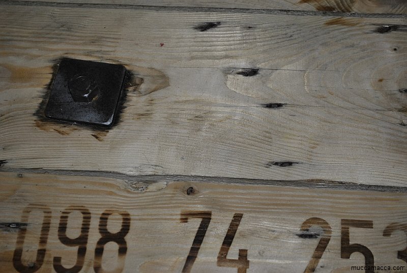 Tisch – ein runder Couchtisch aus Holz ausgefallen und exklusiv Couchtisch Holz Ausgefallen ~ Tisch – ein runder Couchtisch aus Holz ausgefallen und exklusiv